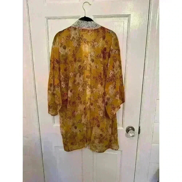 Band of‎ Gypsies Yellow boho floral Kimono NWT size M - Picture 2 of 3